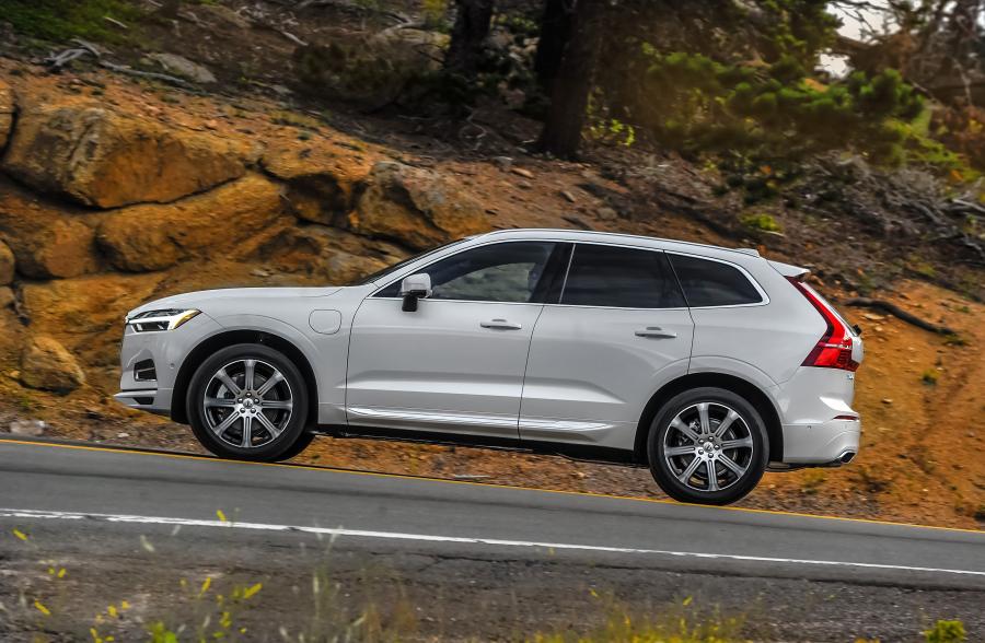  Volvo XC60 T8 Inscription 2017 года  (NA) (фото 12 из 23)